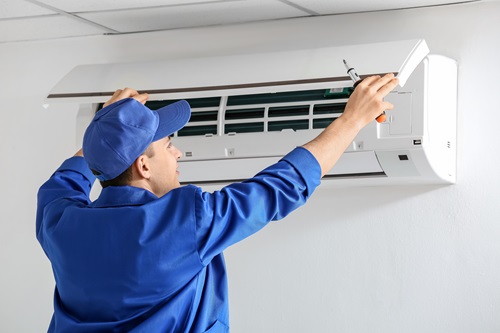 When to Call an Air Conditioner Contractor: Key Signs and Smart Timing